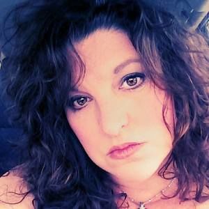 Meet your Posher, Sandra-clay